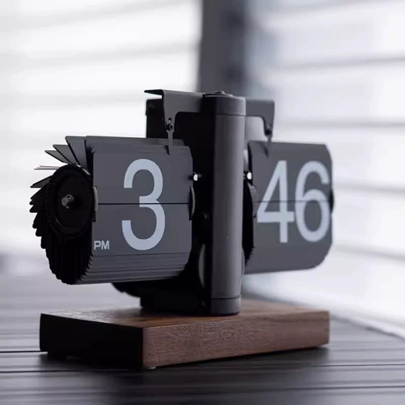 Creative automatic page turning clock clock living room ornament office walnut mechanical home desktop for boyfriend